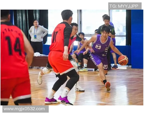 聚焦篮球明星成长之路探索竞技魅力与团队精神力量展示非凡风采篇章